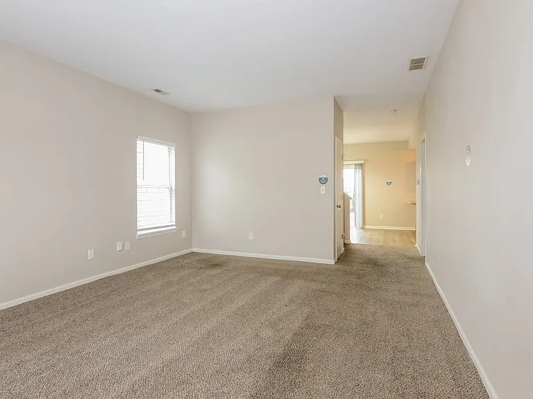4650 Whitview Ln — Photo 4