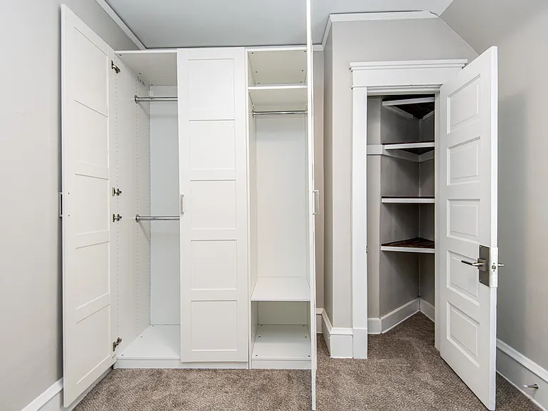 1028 E Pearson St — Photo 21