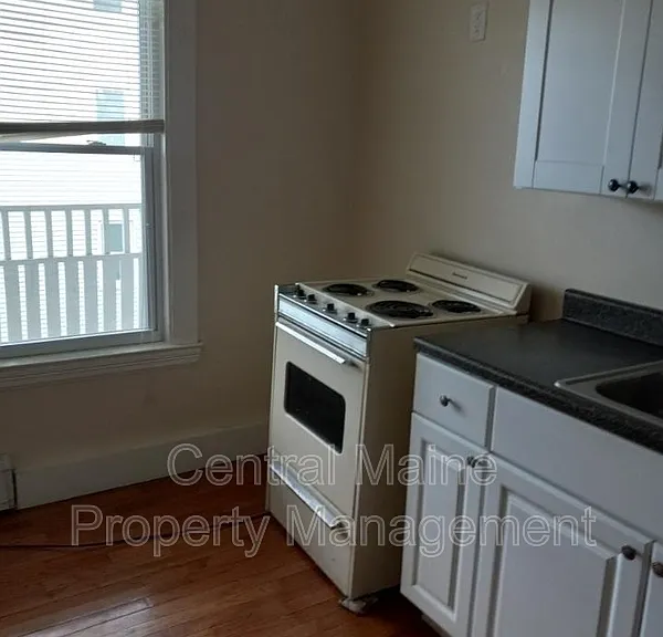 520 Hancock St #10 — Photo 2