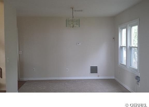 5th image of 194 Ferguson Dr