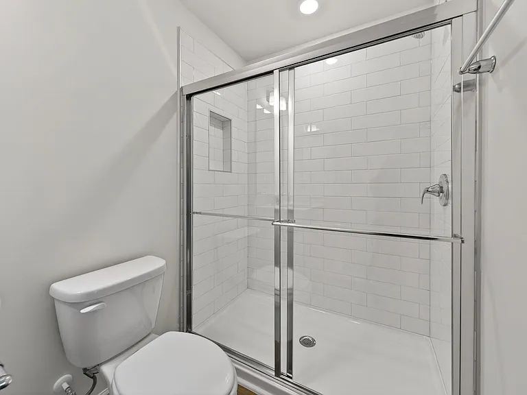 200 Parker Ln — Photo 12
