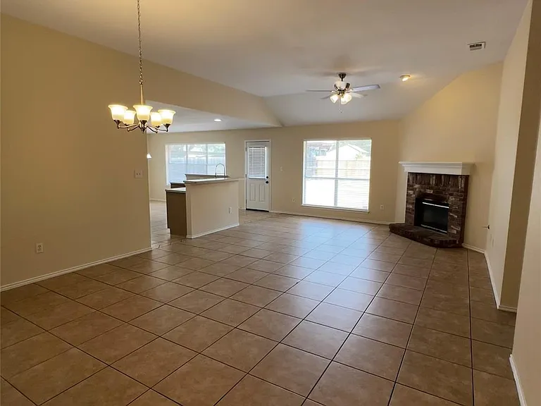1210 Canna Lily Ln — Photo 3