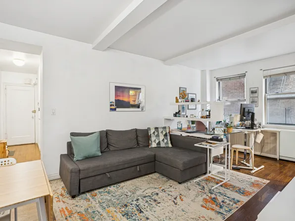 333 East 43rd Street image 1 of 5