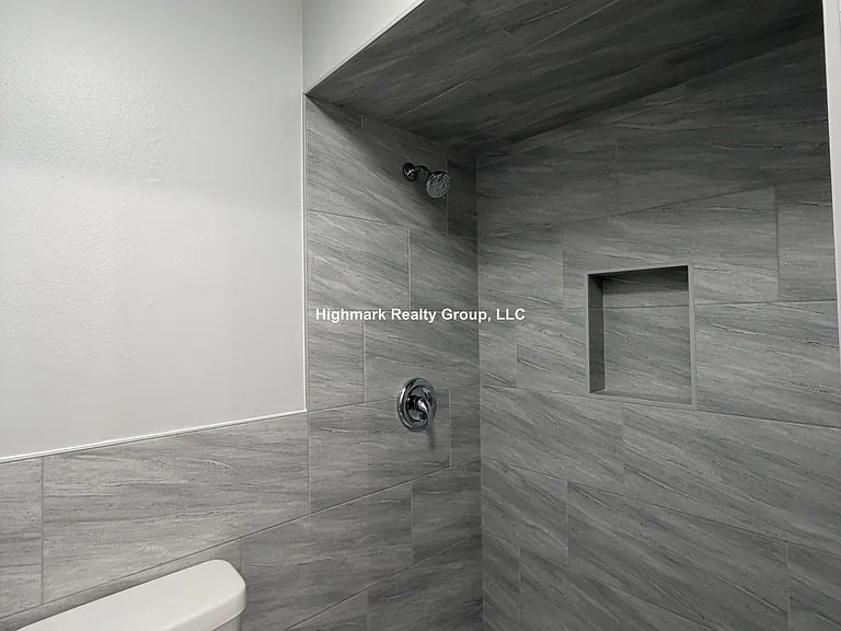 8644 Skokie Blvd #405A — Photo 12