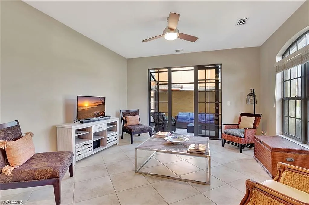 2 bed, 2.5 bath, 1527 sqft, $8,000 — Photo 2