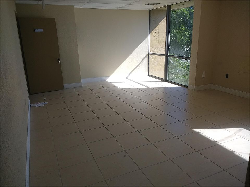 2nd image of 540 NW 165th St Ste 305B