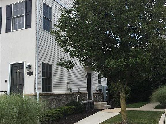 2nd image of 1797 Chateau Pl APT B