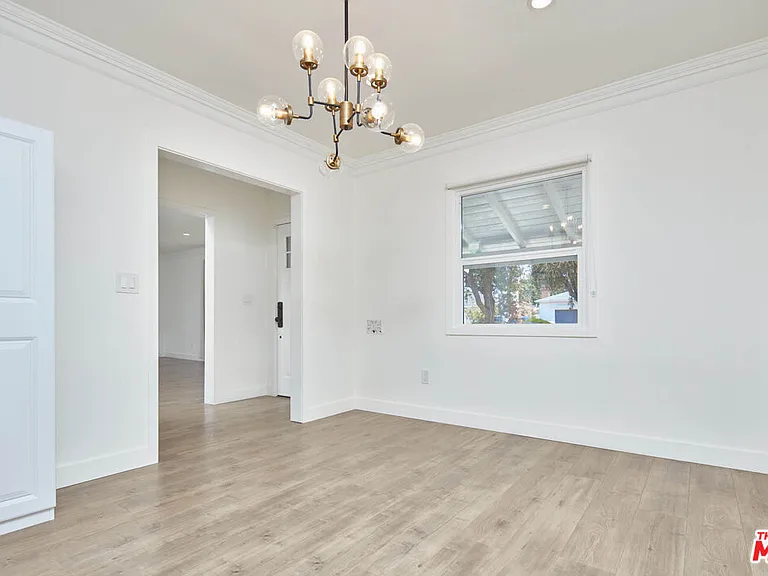 2904 W 81st St — Photo 11