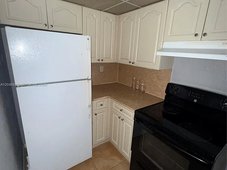 6960 Miami Gardens Dr #2-431A — Photo 4