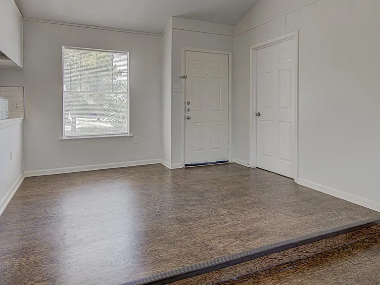 5703 Gloucester Ln — Photo 6