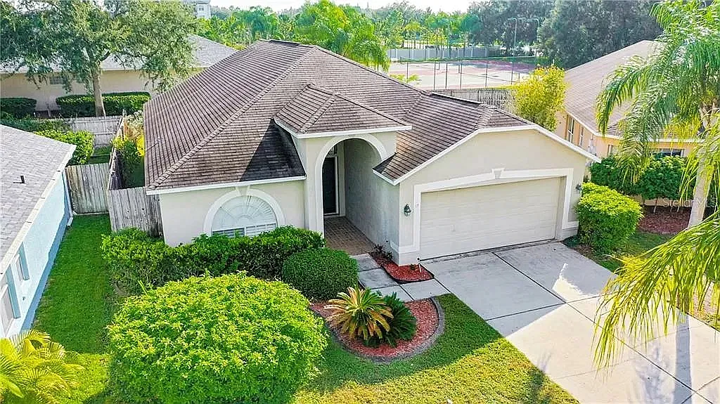 3 bed, 1640 sqft, $2,345 — Photo 1