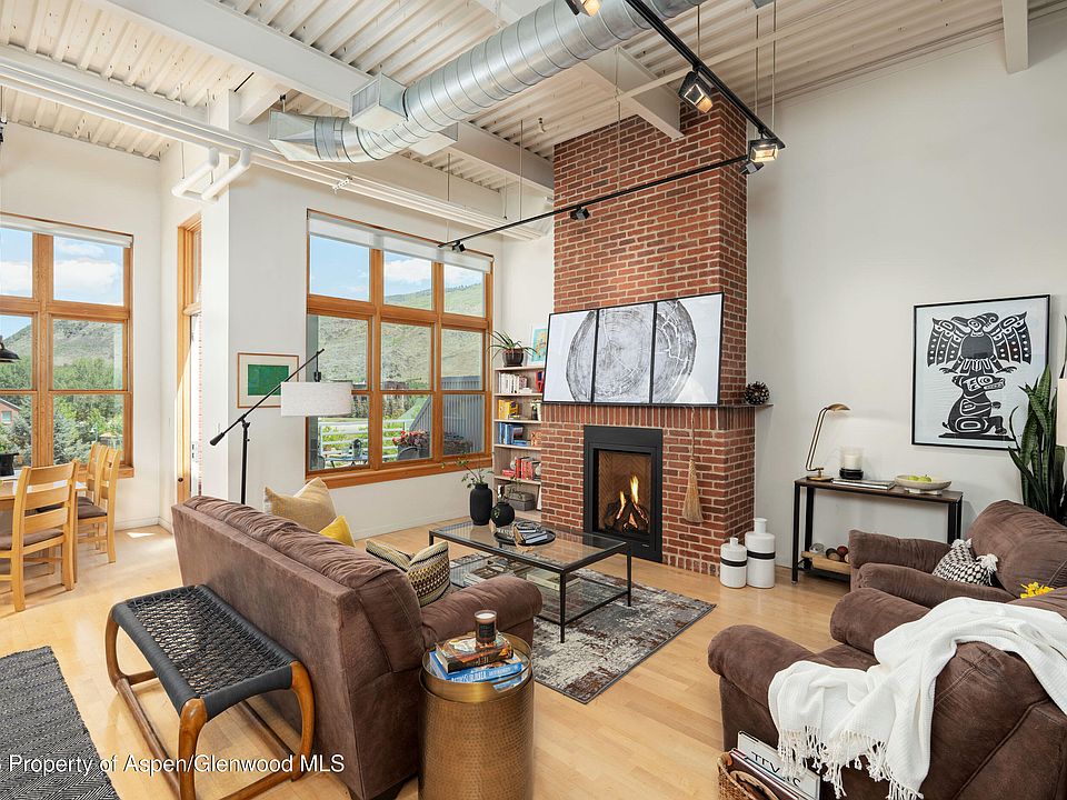 1st image of 231 Robinson St Unit 320
