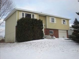 62 Donegal Ave, Troy, NY 12180