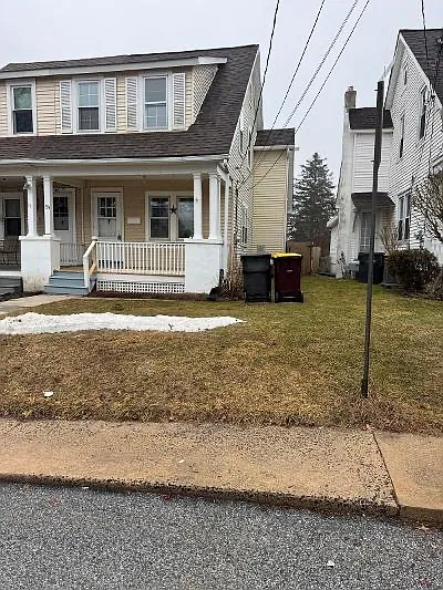 3 bed, 1.5 bath, 1224 sqft, $2,600 — Photo 1