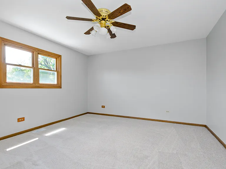 7745 Woodstock Dr — Photo 13