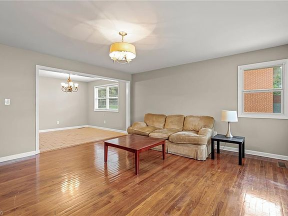 4th image of 1212 Brookwood Dr
