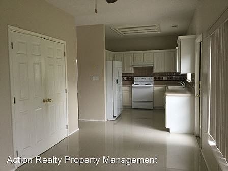 4th image of 2200 Dartmouth Ave