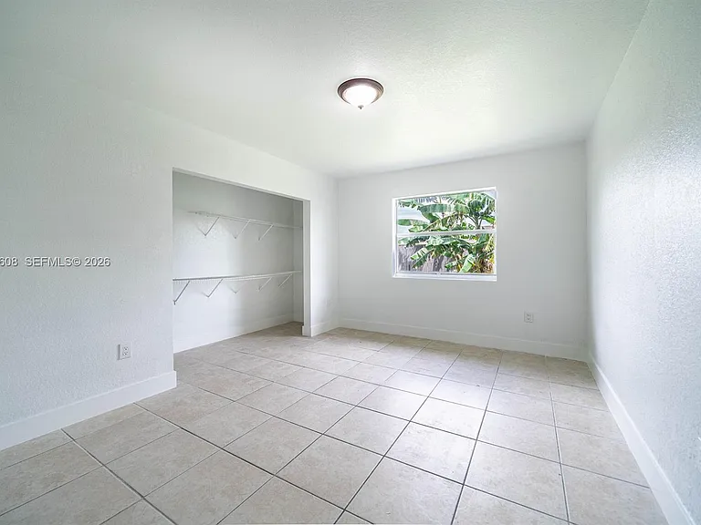 705 NW 13th Ter — Photo 23