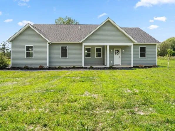 52 East Olive Street, Grand Isle, VT 05458