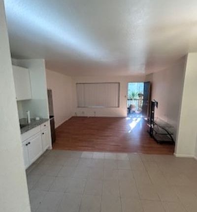 2nd image of 2701 Ivy Dr #H