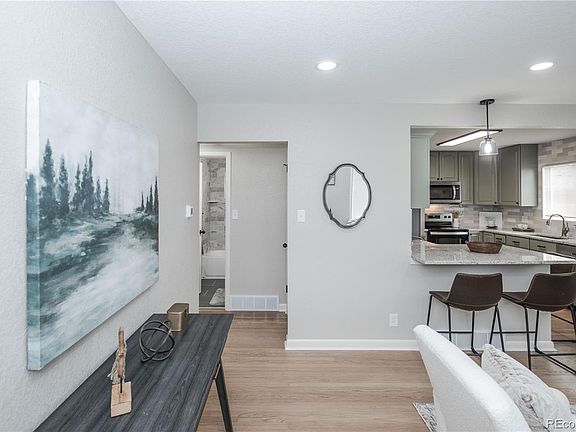 2nd image of 1281 Mariposa Drive