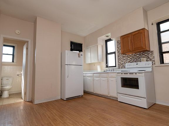 Large Kitchen, full bathroom