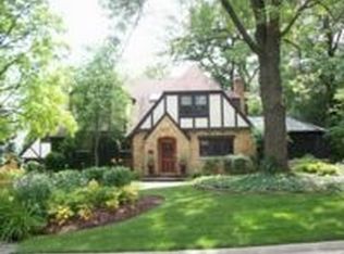 422 Briargate Ter, Hinsdale, IL