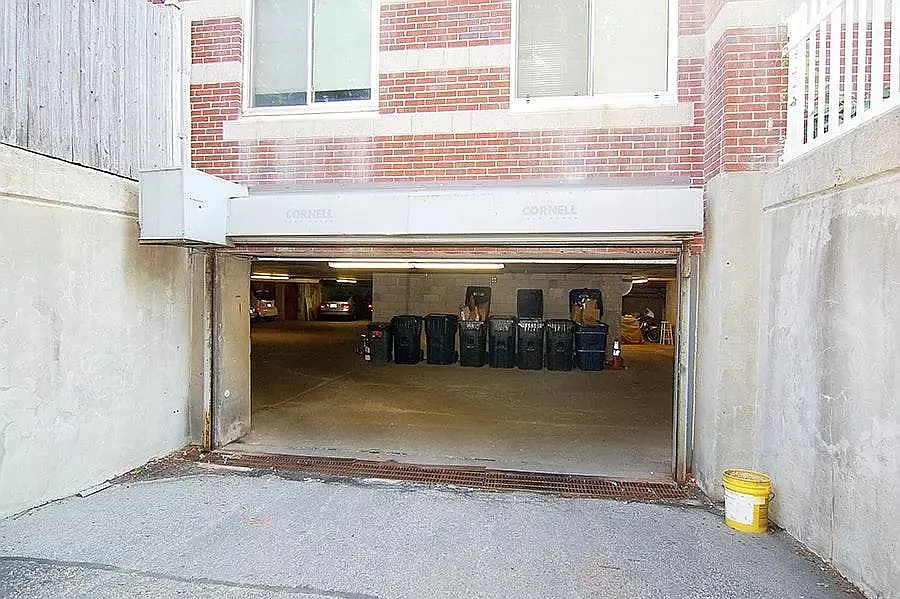 2 bed, 1.5 bath, 1073 sqft, $4,500 — Photo 4