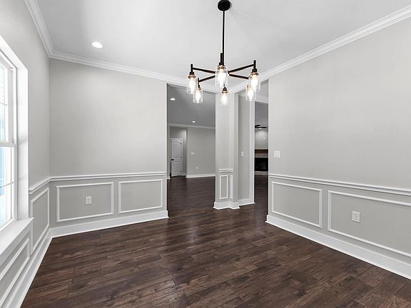 4th image of 1087 Jones Rd