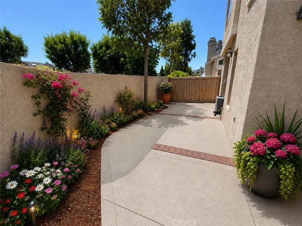 483 Deerfield Ave, Irvine, CA 92606