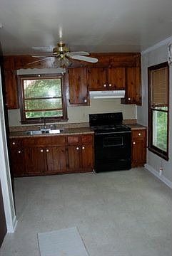 3rd image of 11831 Goldenbrook Dr