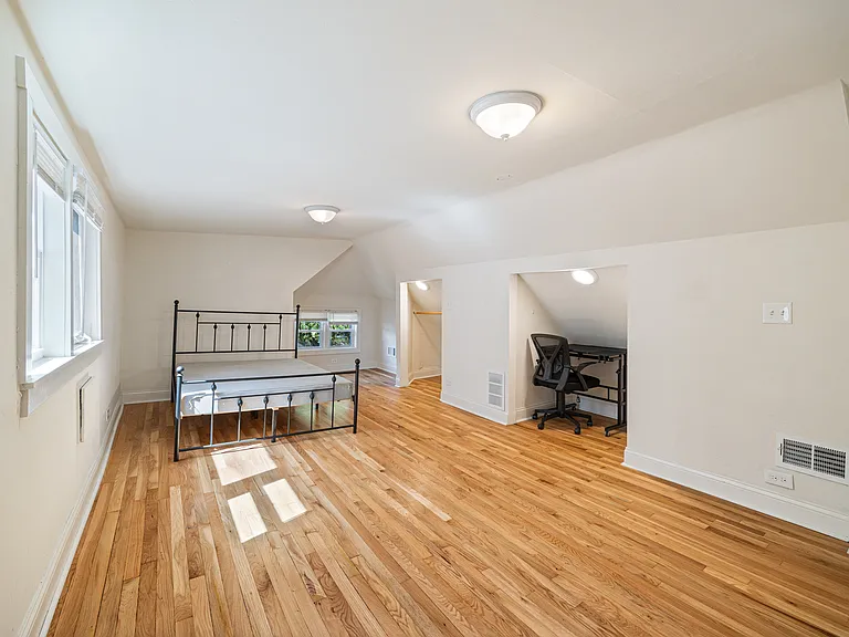 1012 Garnett Pl #2 — Photo 11
