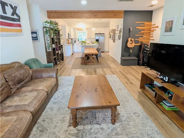 635 E Camp St, New Braunfels, TX 78130
