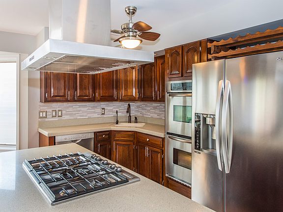 3rd image of 178 Clarken Dr