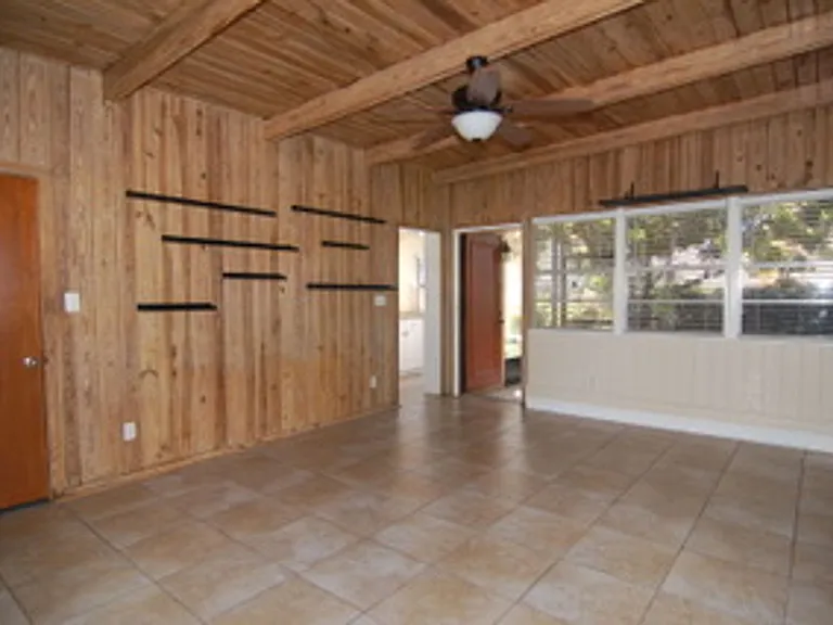 1940 Sunset Ln — Photo 3
