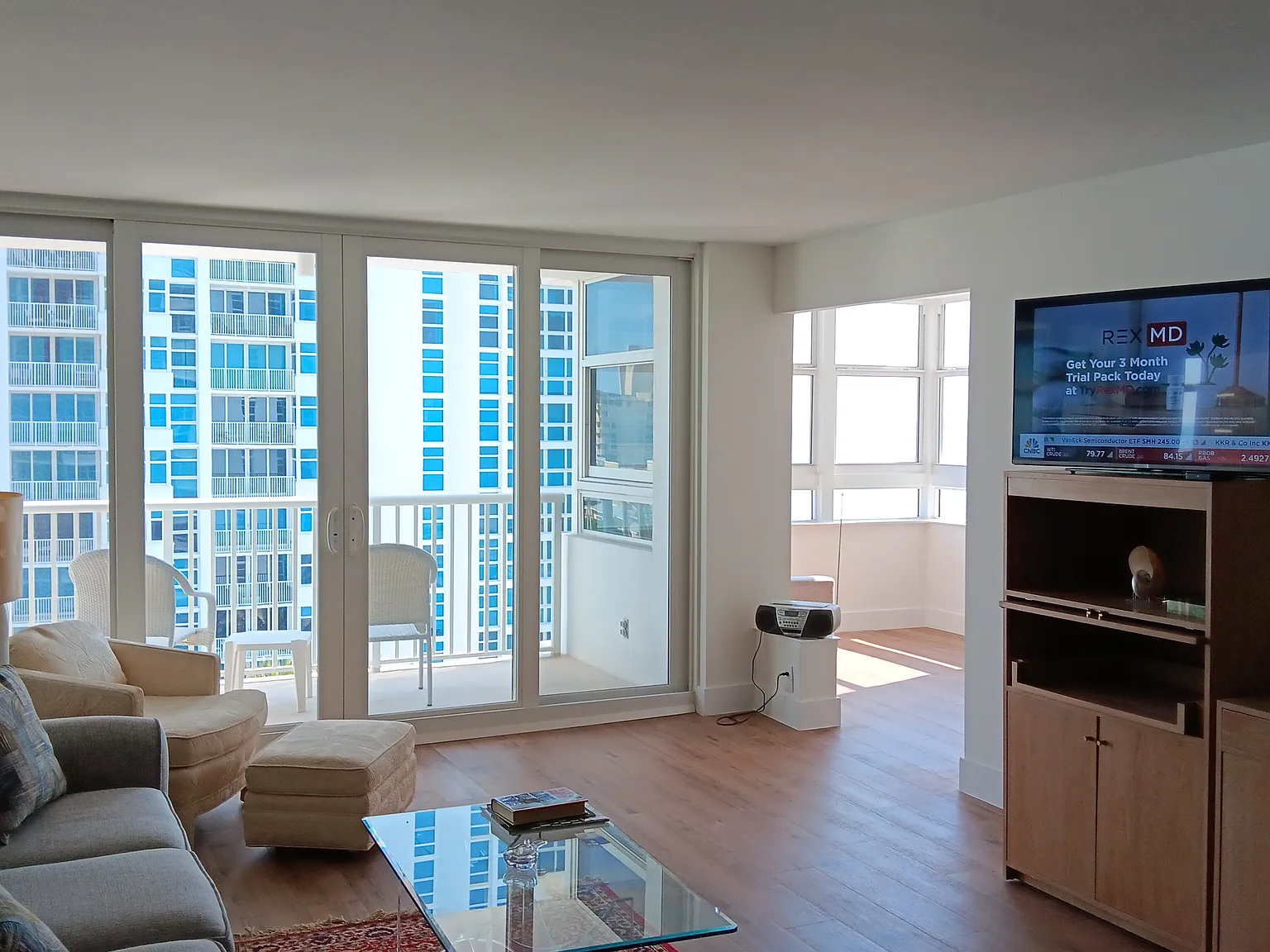 2 bed, 1600 sqft, $4,500 — Photo 4