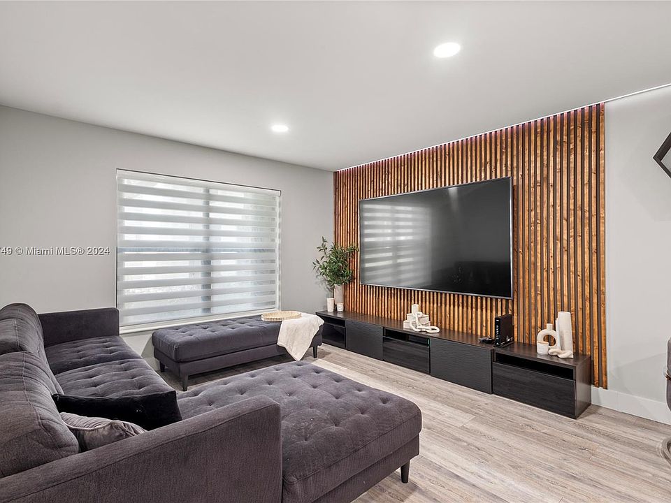 1st image of 4416 NW 20th St #460