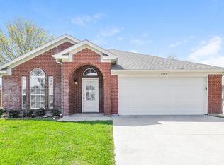 3717 Cove Meadow Ln, Fort Worth, TX 76123