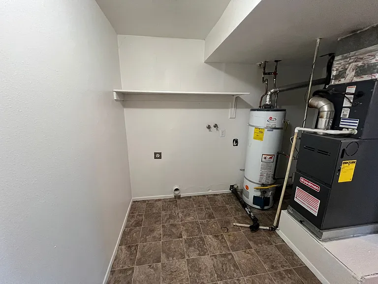 4689 S Brookwillow Cv #B — Photo 28