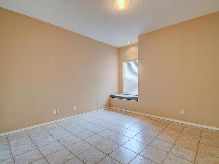 5809 Vulcan Vista Dr NE — Photo 11