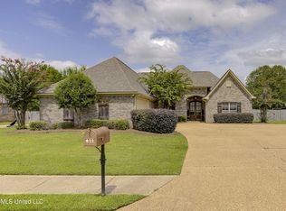 411 Edgewood Xing, Brandon, MS 39042