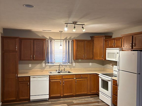 2nd image of 217 Wildrose Ln APT A