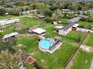 118 Climber St, Jones creek, TX 77541