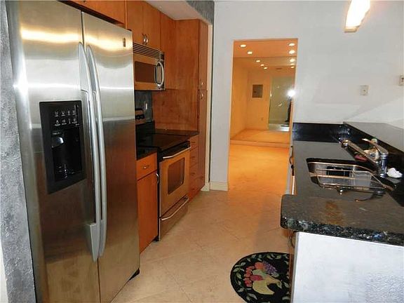3rd image of 10350 W Bay Harbor Dr