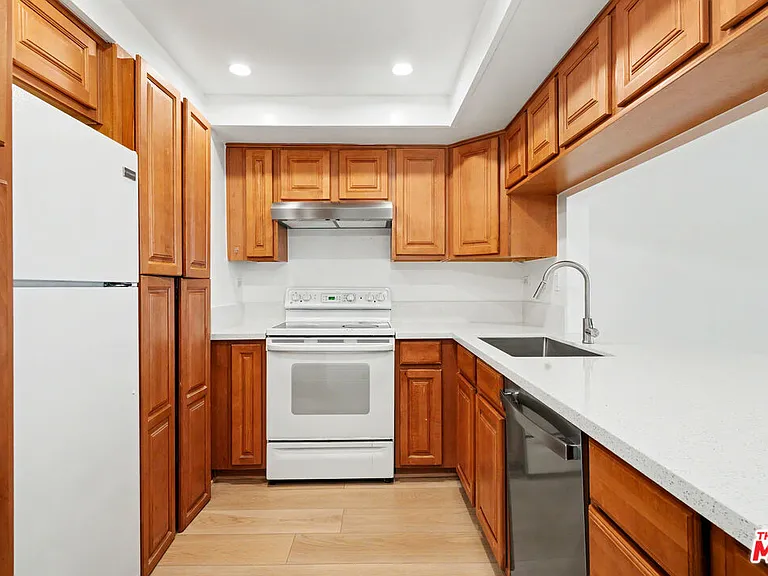 10966 Rochester Ave #1D — Photo 11