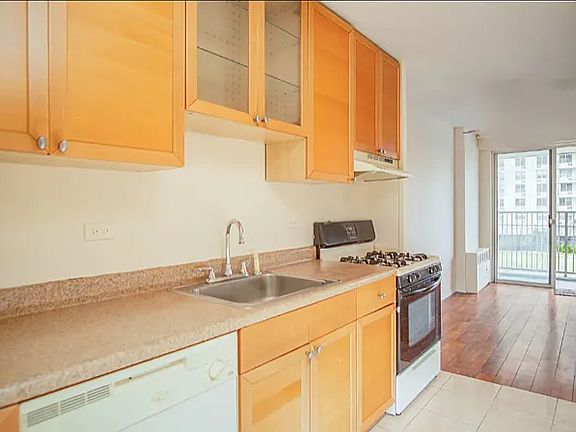 3rd image of 501 Surf Ave APT 2D