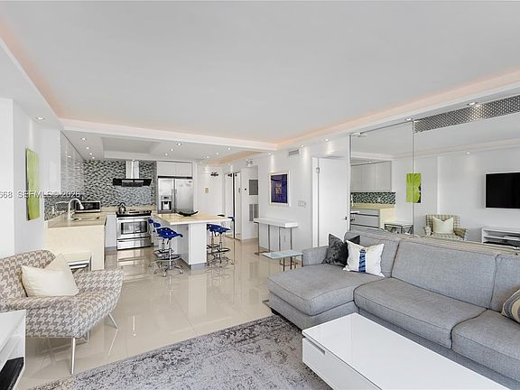 4th image of 401 Ocean Dr APT 421