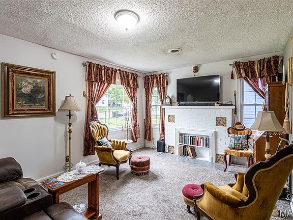 2nd image of 1117 Beverly Dr