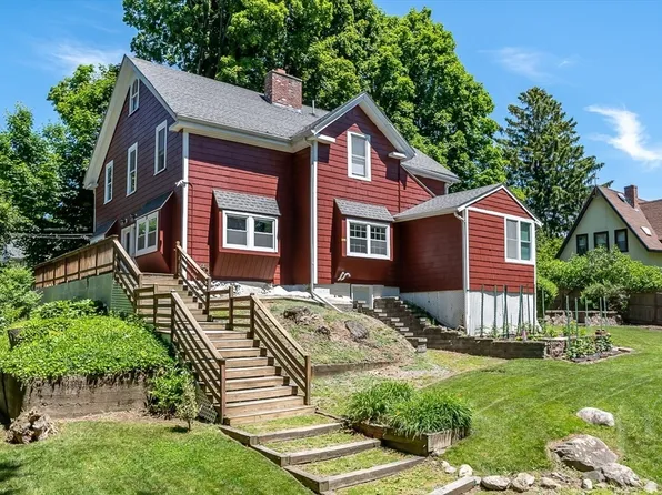 22 Oakland St #2, Natick, MA 01760