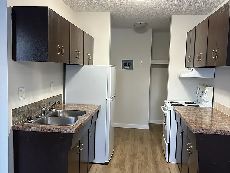 29 Grand Dr #2 — Photo 44